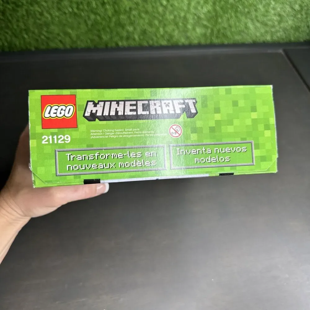 LEGO Minecraft Mushroom Island 21129  Alex/ Creeper/ Mooshroom/ Baby